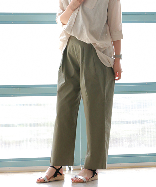 LBC（エルビーシー）の「コットンダンプゆるテーパード（その他パンツ・レディース・ホワイト/オリーブ/ネイビー/ベージュ・M/L）」の3枚目の写真