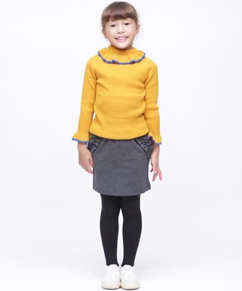 RUGGEDWORKS（ラゲッドワークス）の「【親子お揃い】フリルタートルネック無地（ニット/セーター・キッズ・ブラック/グレー/オフホワイト/イエロー/ローズ/ブルーグリーン・90cm/110cm/100cm/120cm/130cm/140cm/150cm）」の9枚目の写真