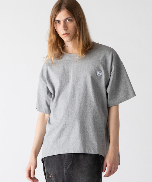 rehacer(レアセル)の「rehacer : Flower Back Tuck Wide CS / フラワー バックタック ワイド カットソー(Tシャツ/カットソー・メンズ・ホワイト/ブラック/グレー・SMALL/MEDIUM/LARGE)」の4枚目の写真