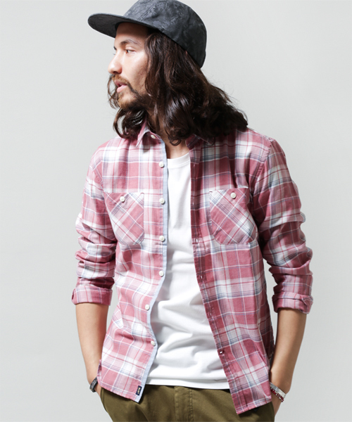 NANO universe（ナノユニバース）の「ヴィンテージライクチェックシャツ（シャツ/ブラウス・メンズ・サックスブルー/グリーン/ダークグリーン/ターコイズブルー/イエロー/レッド/チャコール・MEDIUM/SMALL/X-LARGE/LARGE）」の7枚目の写真