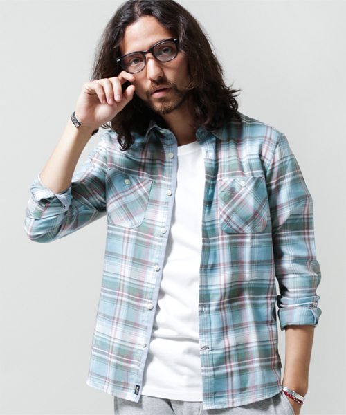 NANO universe（ナノユニバース）の「ヴィンテージライクチェックシャツ（シャツ/ブラウス・メンズ・サックスブルー/グリーン/ダークグリーン/ターコイズブルー/イエロー/レッド/チャコール・MEDIUM/SMALL/X-LARGE/LARGE）」の5枚目の写真