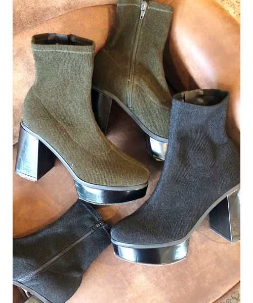EVRIS（エヴリス）の「FIT SLIMチャンキーブーツ（ブーツ・レディース・ブラック/カーキ・SMALL/MEDIUM/LARGE）」の19枚目の写真