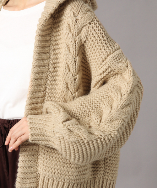LOWRYS FARM（ローリーズファーム）の「１．５Ｇケーブルフードカーディガン　847128（カーディガン/ボレロ・レディース・アイボリー/グレー/ベージュ・FREE）」の4枚目の写真