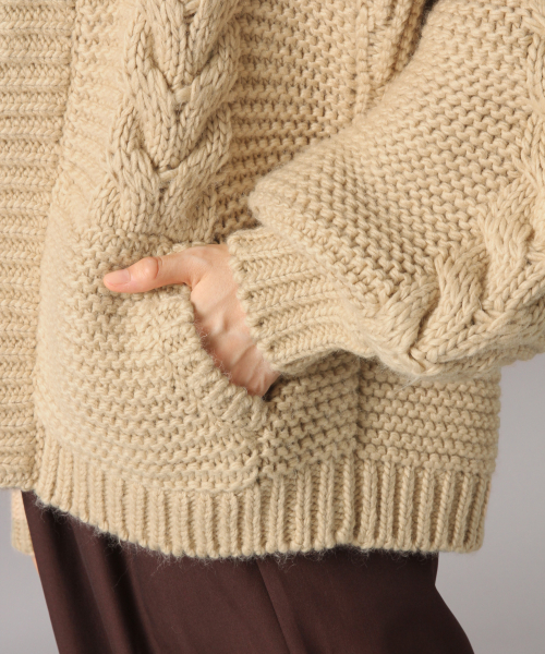 LOWRYS FARM（ローリーズファーム）の「１．５Ｇケーブルフードカーディガン　847128（カーディガン/ボレロ・レディース・アイボリー/グレー/ベージュ・FREE）」の9枚目の写真