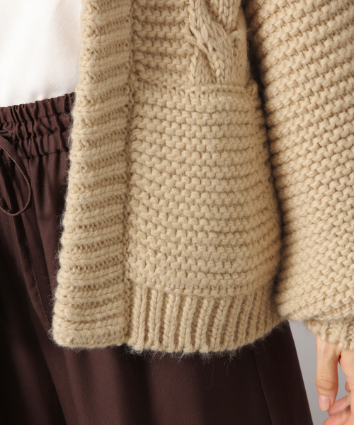 LOWRYS FARM（ローリーズファーム）の「１．５Ｇケーブルフードカーディガン　847128（カーディガン/ボレロ・レディース・アイボリー/グレー/ベージュ・FREE）」の8枚目の写真
