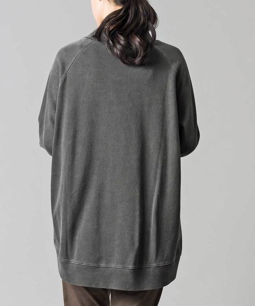 OMNES(オムネス)の「ピグメントバイオ加工 スウェット裏毛ボトルネックプルオーバー(Tシャツ/カットソー・レディース・ネイビー/カーキ/モカ/ブラック・FREE)」の6枚目の写真