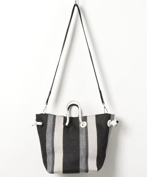 VitaFelice（ヴィータフェリーチェ）の「ストライプ2way巾着ショルダーバッグ（ショルダーバッグ・レディース・ブラック/ブラウン/グリーン/キャメル・FREE）」の6枚目の写真