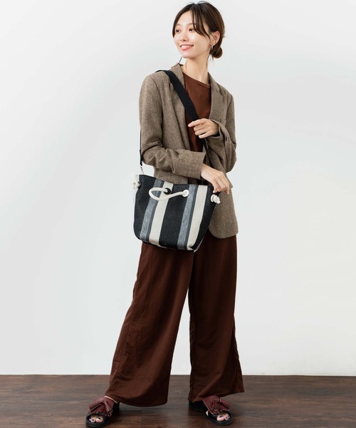 VitaFelice（ヴィータフェリーチェ）の「ストライプ2way巾着ショルダーバッグ（ショルダーバッグ・レディース・ブラック/ブラウン/グリーン/キャメル・FREE）」の12枚目の写真