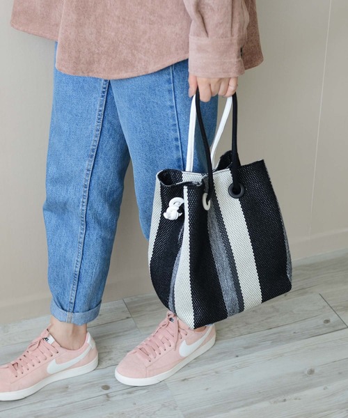 VitaFelice（ヴィータフェリーチェ）の「ストライプ2way巾着ショルダーバッグ（ショルダーバッグ・レディース・ブラック/ブラウン/グリーン/キャメル・FREE）」の20枚目の写真