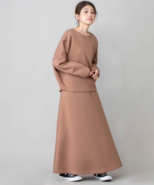 Munich(ミューニック)の「ダブルニットツイルラウンドネックプルオーバー(セットアップ可)(Tシャツ/カットソー・レディース・ブラック/ブラウン/ブラック×ホワイト/グレイッシュベージュ・FREE)」の10枚目の写真