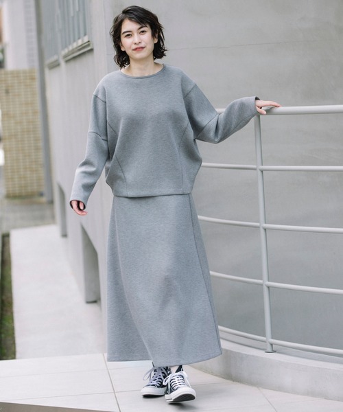 Munich(ミューニック)の「ダブルニットツイルラウンドネックプルオーバー(セットアップ可)(Tシャツ/カットソー・レディース・ブラック/ブラウン/ブラック×ホワイト/グレイッシュベージュ・FREE)」の14枚目の写真