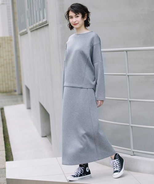 Munich(ミューニック)の「ダブルニットツイルラウンドネックプルオーバー(セットアップ可)(Tシャツ/カットソー・レディース・ブラック/ブラウン/ブラック×ホワイト/グレイッシュベージュ・FREE)」の15枚目の写真