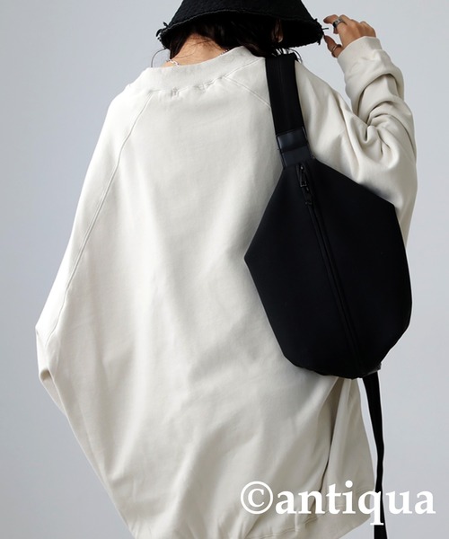 antiqua(アンティカ)の「超ビッグシルエット!コクーントップス(スウェット・レディース・グレイッシュベージュ/アッシュ/アイボリー/カーキ/ブルー系その他/オレンジ/パープル/グリーン系その他・FREE)」の22枚目の写真