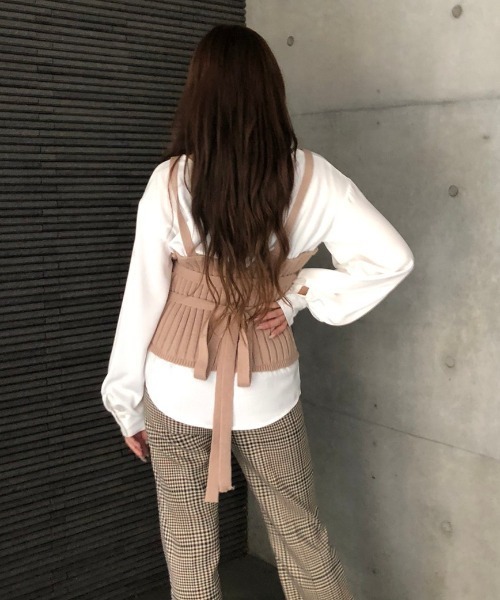 ENVYM(アンビー)の「Knitキャミドッキングブラウス(シャツ/ブラウス・レディース・ベージュ/グレー/ブラック・FREE)」の12枚目の写真