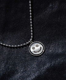 【TWENTYONEAUGUST】SMILEY DAISY NECKLACE▲StrayKids着用 TWENTYONEAUGUST（トゥエンティワンオーガスト）の「『TWENTY