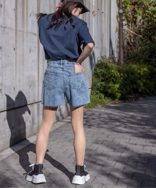 WEGO（ウィゴー）の「WEGO/ダメージショートパンツ（デニムパンツ・レディース・ホワイト/ブラック/インディゴブルー/ナチュラル/コバルトブルー/ブラック系その他/その他1/その他2/その他3/ライトインディゴブルー/ケリー/その他6/その他7・SMALL/MEDIUM/LARGE/X-SMALL）」の20枚目の写真