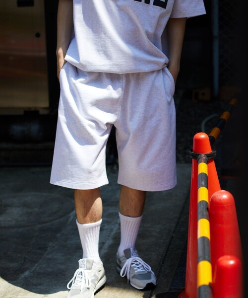 FREAK'S STORE（フリークスストア）の「HEAVY WEIGHT SWEAT SHORTS/ヘビーウェイト スウェット ショーツ/ワイド/イージーパンツ（その他パンツ・メンズ・グレー/ブラック/オフホワイト・MEDIUM/LARGE）」の11枚目の写真