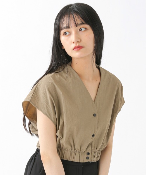 ALAND(エーランド)の「3.3 Field Trip/シャーリングヘムVネックブラウス 2216552(シャツ/ブラウス・レディース・ブラック/ブラウン/アイボリー・FREE)」の1枚目の写真