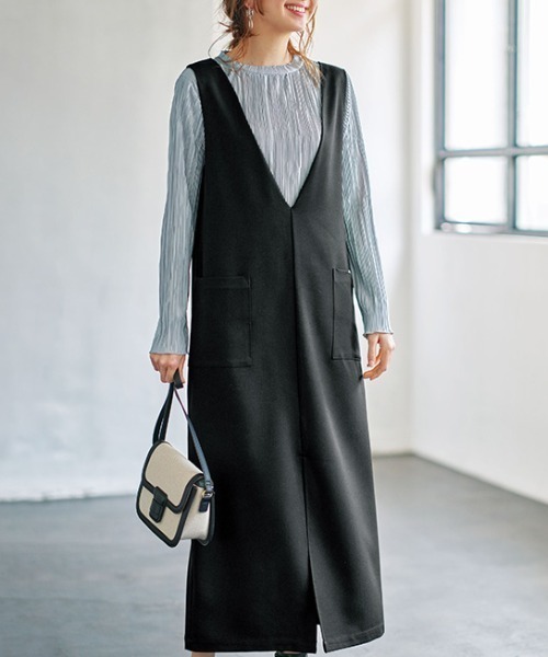 GeeRA（ジーラ）の「Ｖネックロングジャンパースカート（ジャンパースカート・レディース・ブラック/ベージュ・LARGE/XX-LARGE/SMALL/MEDIUM/X-LARGE）」の2枚目の写真