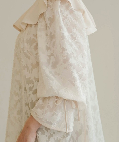 Bab（バブ）の「【WEB限定】ビッグカラーシアーブラウス（シャツ/ブラウス・レディース・ブラック/アイボリー・M）」の7枚目の写真