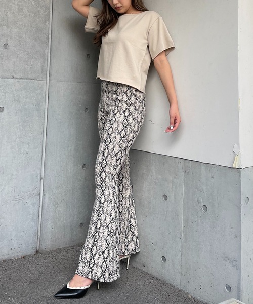 SPIRALGIRL（スパイラルガール）の「バックプリントミニ裏毛トップス（Tシャツ/カットソー・レディース・ブラック/ベージュ/パープル・FREE）」の6枚目の写真