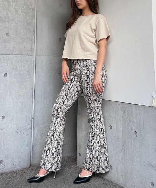 SPIRALGIRL（スパイラルガール）の「バックプリントミニ裏毛トップス（Tシャツ/カットソー・レディース・ブラック/ベージュ/パープル・FREE）」の10枚目の写真