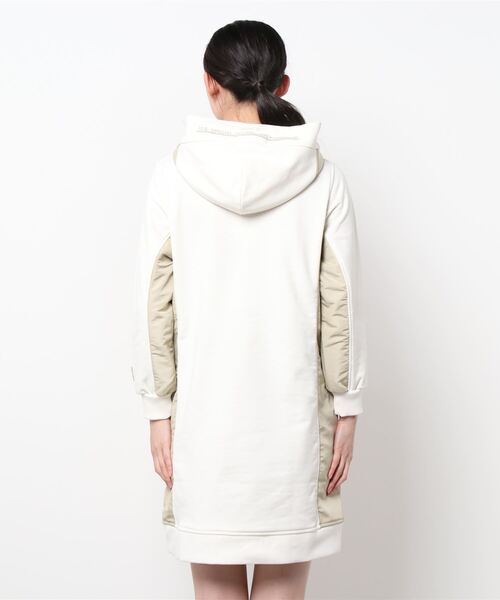 AVIREX（アヴィレックス）の「AH/ フーディーパーカーワンピースドレス/ HOODIE　PARKA　ONEPIECE DRESS（ワンピース・レディース・ブラック/オフホワイト/オリーブ・MEDIUM/SMALL）」の7枚目の写真