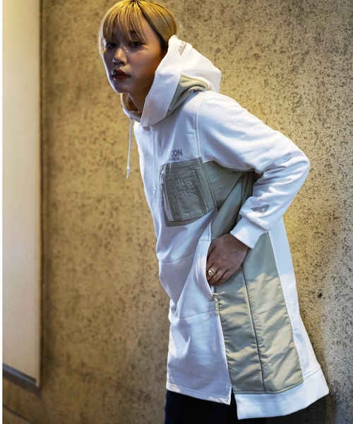 AVIREX（アヴィレックス）の「AH/ フーディーパーカーワンピースドレス/ HOODIE　PARKA　ONEPIECE DRESS（ワンピース・レディース・ブラック/オフホワイト/オリーブ・MEDIUM/SMALL）」の2枚目の写真