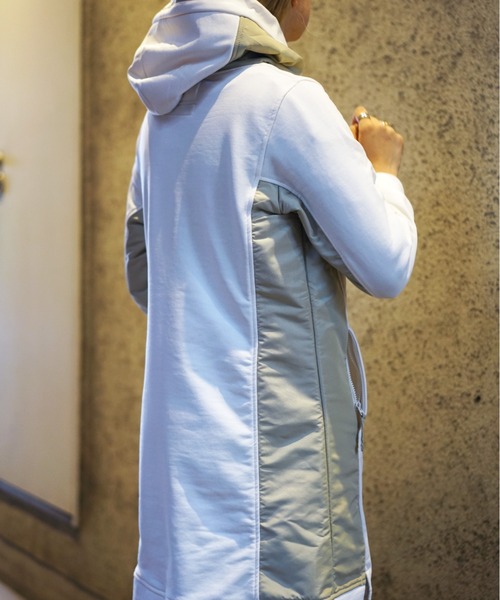 AVIREX（アヴィレックス）の「AH/ フーディーパーカーワンピースドレス/ HOODIE　PARKA　ONEPIECE DRESS（ワンピース・レディース・ブラック/オフホワイト/オリーブ・MEDIUM/SMALL）」の16枚目の写真