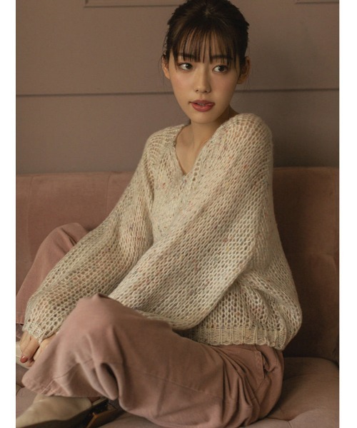 fifth calin（フィフスカラン）の「スプレーカラーVネックルーズニット（ニット/セーター・レディース・ブラック/ホワイト・MEDIUM）」の2枚目の写真