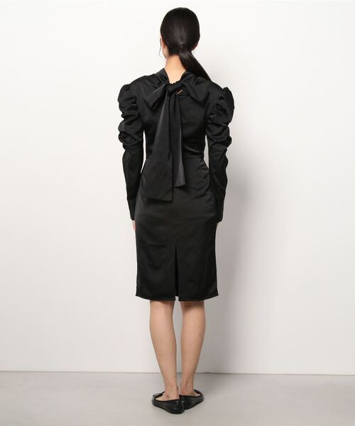 Romansual(ロマンシュアル)の「Romansual/バックリボンパワショルサテンワンピース(ワンピース・レディース・ブラック・FREE)」の14枚目の写真