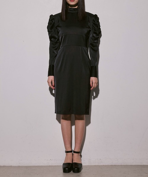 Romansual(ロマンシュアル)の「Romansual/バックリボンパワショルサテンワンピース(ワンピース・レディース・ブラック・FREE)」の1枚目の写真