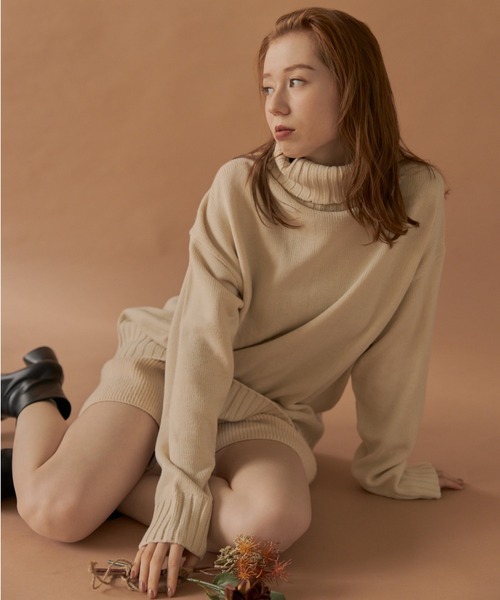 hinari（ヒナリ）の「バックスリットタートルニット（ニット/セーター・レディース・カーキ/アイボリー/グレイッシュベージュ・FREE）」の16枚目の写真