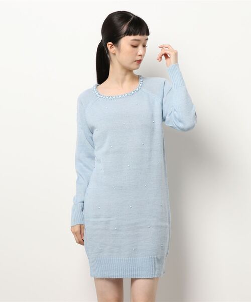 REAL CUBE（リアルキューブ）の「ビジュー付きニットチュニックワンピース（ワンピース・レディース・ブルー/グリーン/ベージュ/イエロー/ネイビー・M）」の4枚目の写真