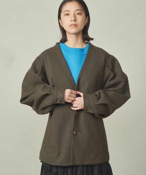 CIAOPANIC（チャオパニック）の「【UNSPARE/アンスペア】ショルダータックジャケット/WEB・一部店舗限定（ノーカラーコート・レディース・ベージュ/モカ・FREE）」の20枚目の写真