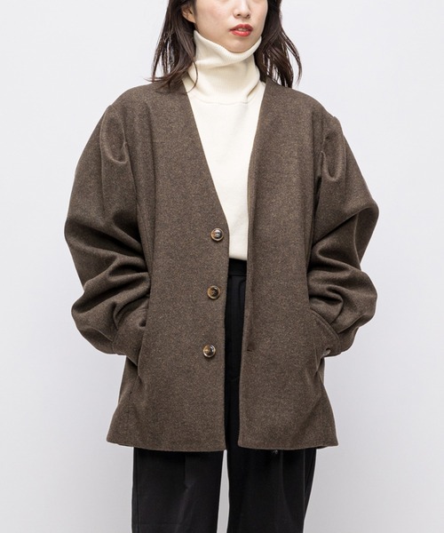 CIAOPANIC（チャオパニック）の「【UNSPARE/アンスペア】ショルダータックジャケット/WEB・一部店舗限定（ノーカラーコート・レディース・ベージュ/モカ・FREE）」の8枚目の写真