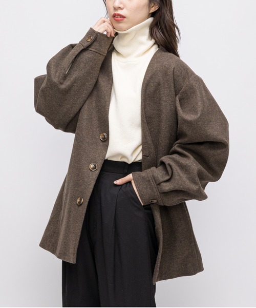 CIAOPANIC（チャオパニック）の「【UNSPARE/アンスペア】ショルダータックジャケット/WEB・一部店舗限定（ノーカラーコート・レディース・ベージュ/モカ・FREE）」の9枚目の写真