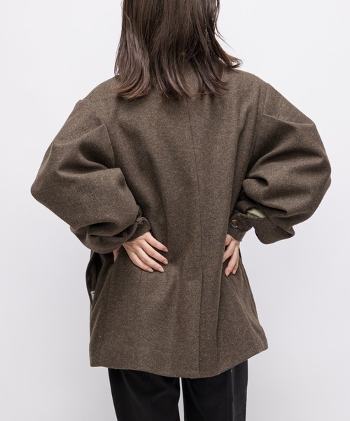 CIAOPANIC（チャオパニック）の「【UNSPARE/アンスペア】ショルダータックジャケット/WEB・一部店舗限定（ノーカラーコート・レディース・ベージュ/モカ・FREE）」の11枚目の写真