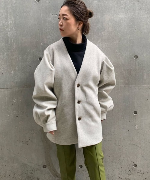 CIAOPANIC（チャオパニック）の「【UNSPARE/アンスペア】ショルダータックジャケット/WEB・一部店舗限定（ノーカラーコート・レディース・ベージュ/モカ・FREE）」の6枚目の写真