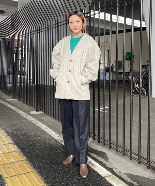 CIAOPANIC（チャオパニック）の「【UNSPARE/アンスペア】ショルダータックジャケット/WEB・一部店舗限定（ノーカラーコート・レディース・ベージュ/モカ・FREE）」の4枚目の写真