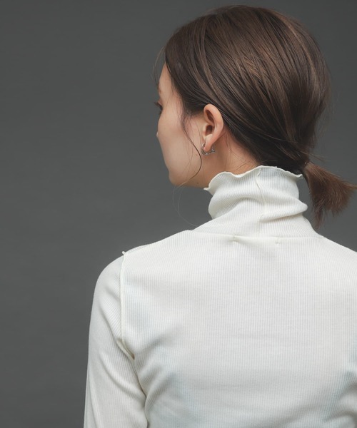 SENSE OF PLACE by URBAN RESEARCH（センスオブプレイスバイアーバンリサーチ）の「『UR TECH』 リブハイネックトップ（Tシャツ/カットソー・レディース・ブラック/アイボリー/ライトブルー・ONE）」の2枚目の写真