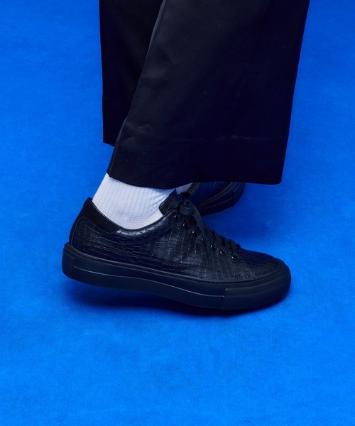 UNITED TOKYO（ユナイテッドトウキョウ）の「Emboss sneaker（スニーカー・メンズ・ホワイト/ブラック・1/2/3）」の3枚目の写真