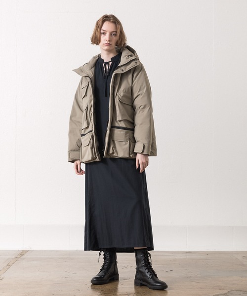 ALLUMER（アリュメール）の「2レイヤータクティカルダウンジャケット（ダウンジャケット/コート・レディース・ブラック/カーキ/グレイッシュベージュ・1）」の16枚目の写真