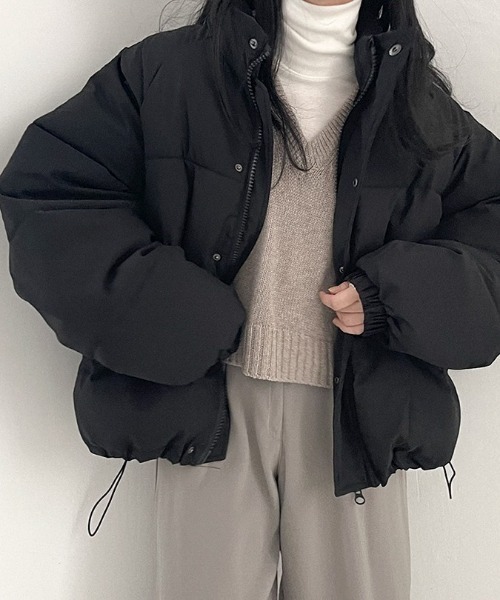 BEIDELLI（ベイデリー）の「[BELLIDE MADE] オーバーフィットストリングショートパディング（ダウンジャケット/コート・レディース・ブラック/グレー/アイボリー・FREE）」の6枚目の写真