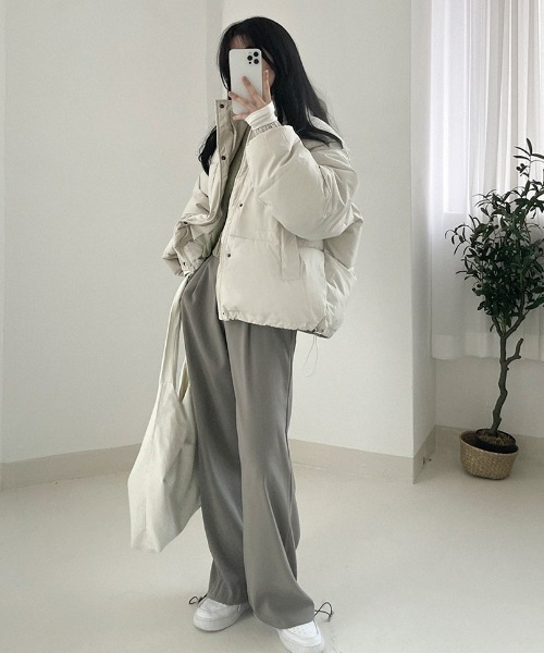 BEIDELLI（ベイデリー）の「[BELLIDE MADE] オーバーフィットストリングショートパディング（ダウンジャケット/コート・レディース・ブラック/グレー/アイボリー・FREE）」の12枚目の写真