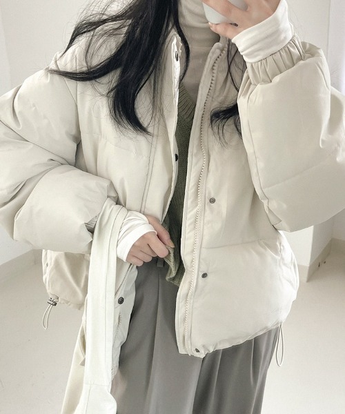 BEIDELLI（ベイデリー）の「[BELLIDE MADE] オーバーフィットストリングショートパディング（ダウンジャケット/コート・レディース・ブラック/グレー/アイボリー・FREE）」の13枚目の写真