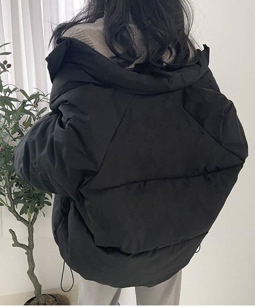 BEIDELLI（ベイデリー）の「[BELLIDE MADE] オーバーフィットストリングショートパディング（ダウンジャケット/コート・レディース・ブラック/グレー/アイボリー・FREE）」の18枚目の写真