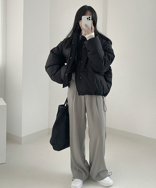 BEIDELLI（ベイデリー）の「[BELLIDE MADE] オーバーフィットストリングショートパディング（ダウンジャケット/コート・レディース・ブラック/グレー/アイボリー・FREE）」の19枚目の写真