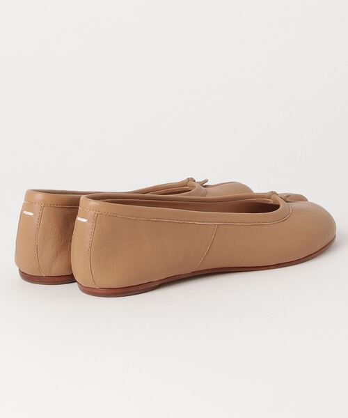 Maison Margiela（メゾンマルジェラ）の「Maison Margiela  BALLERINA TABI（バレエシューズ・レディース・ベージュ・38/39/36/37/36.5/37.5/35.5/38.5/35）」の2枚目の写真