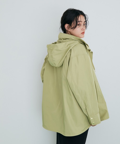 ADAM ET ROPE'（アダムエロペ）の「【アウトレット店舗・WEB限定】キルティングライナー付きタウンパーカー（マウンテンパーカー・レディース・チャコールグレー/ブラック/オリーブ・FREE）」の10枚目の写真